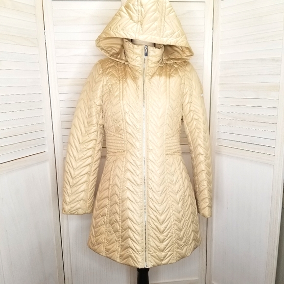 Via Spiga Jackets & Blazers - Via Spiga Gold Quilted Woman’s coat. Size Sm